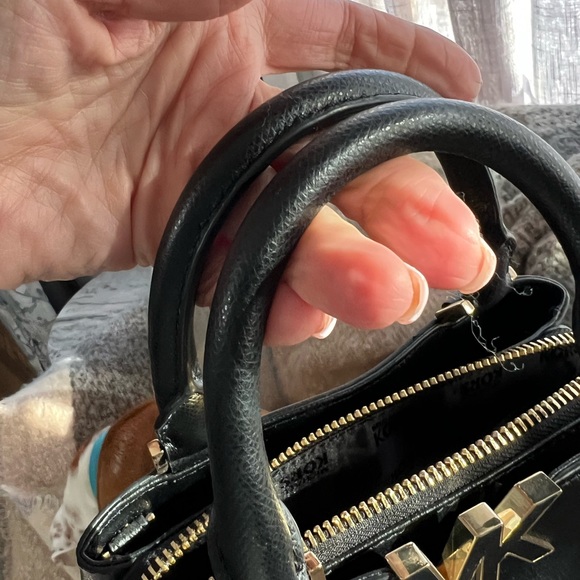 Vintage Leather Classic Michael Kors Logo Sculpted Bag - Picture 9 of 14